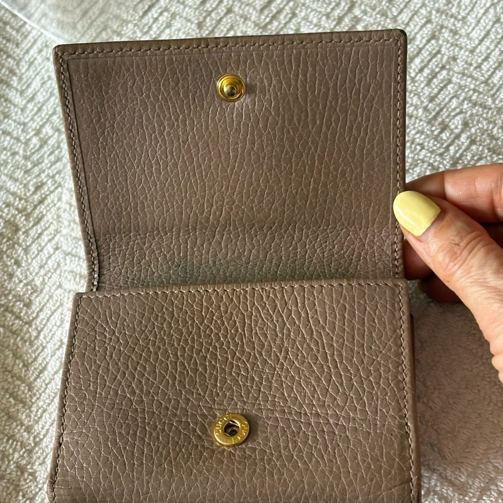 Gucci Taupe Pebbled Leather Wallet with Gold Double G - Picture 14 of 15